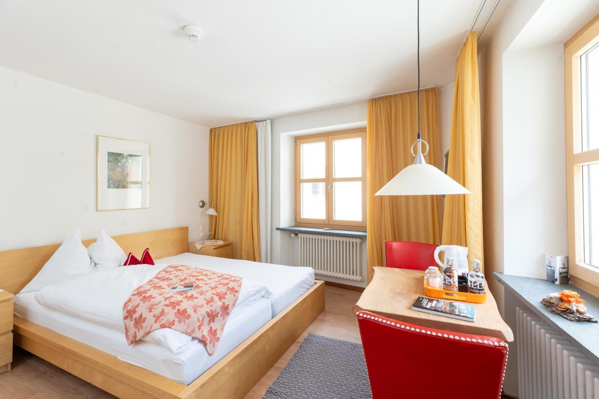 Palazzo Mysanus Samedan Hotel ภายนอก รูปภาพ