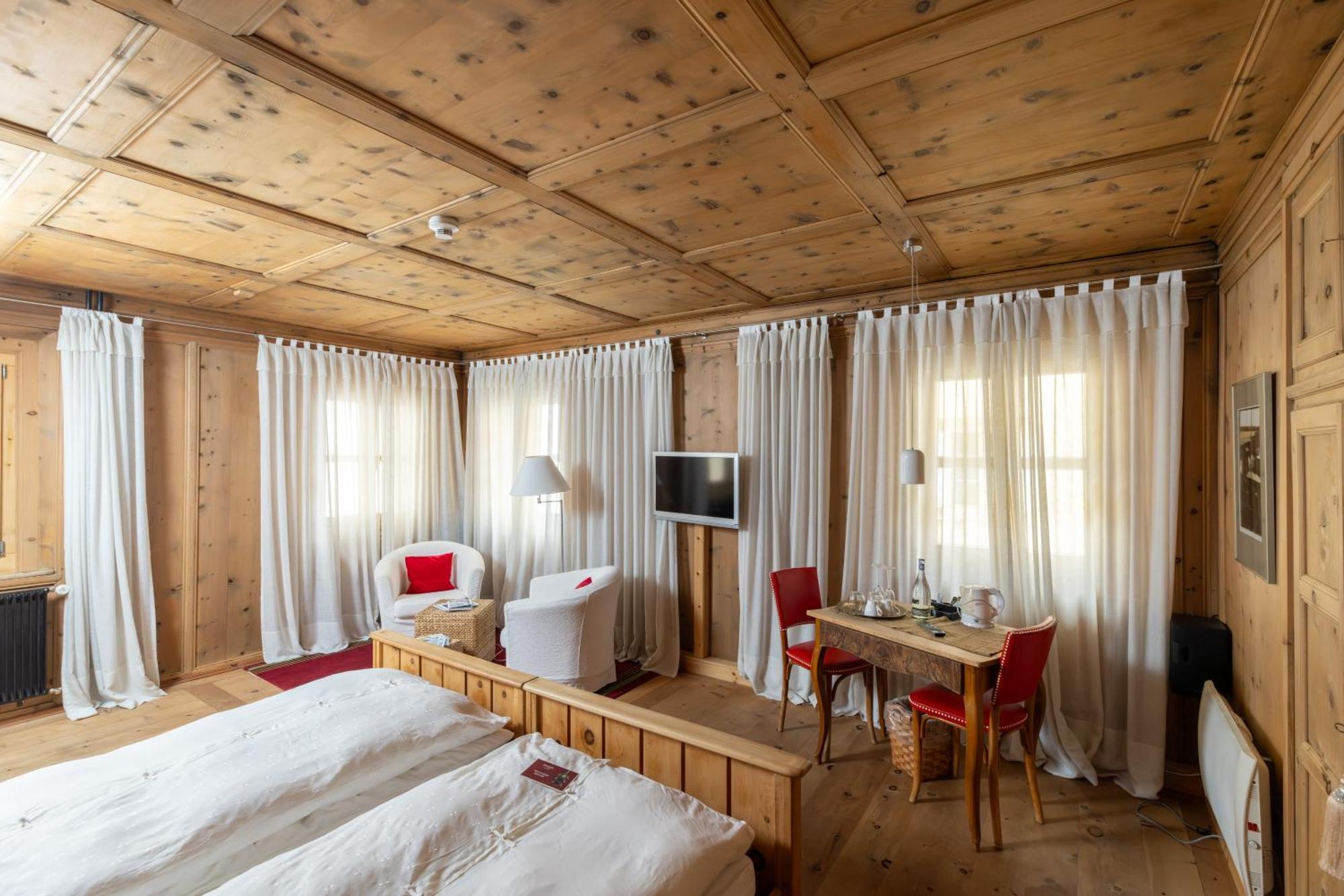 Palazzo Mysanus Samedan Hotel ภายนอก รูปภาพ